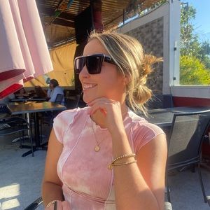 Meet your Posher, Lucy